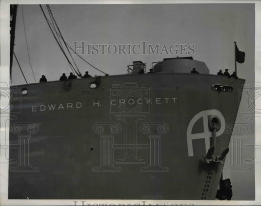 1944 Press Photo South Portland Me Edward H Crockett launched at shipyards