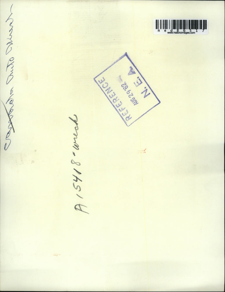 1962 Press Photo Wreckage of a car smashing into a rock formation