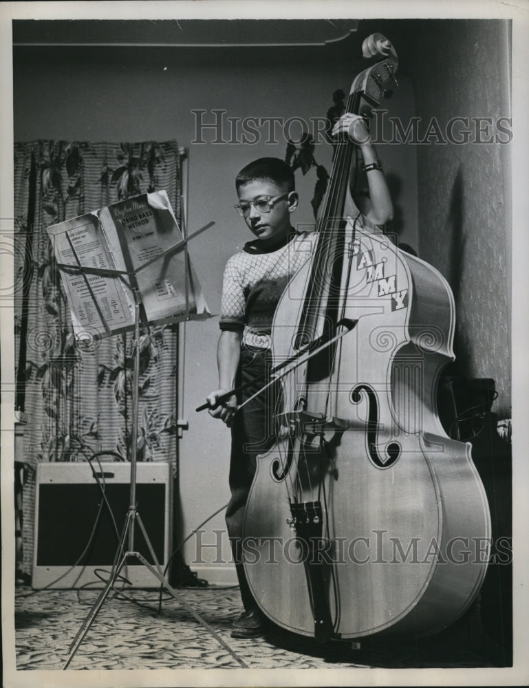 Load image into Gallery viewer, 1959 Press Photo Sammy Sandoval, 11-year-old musician - ned86523
