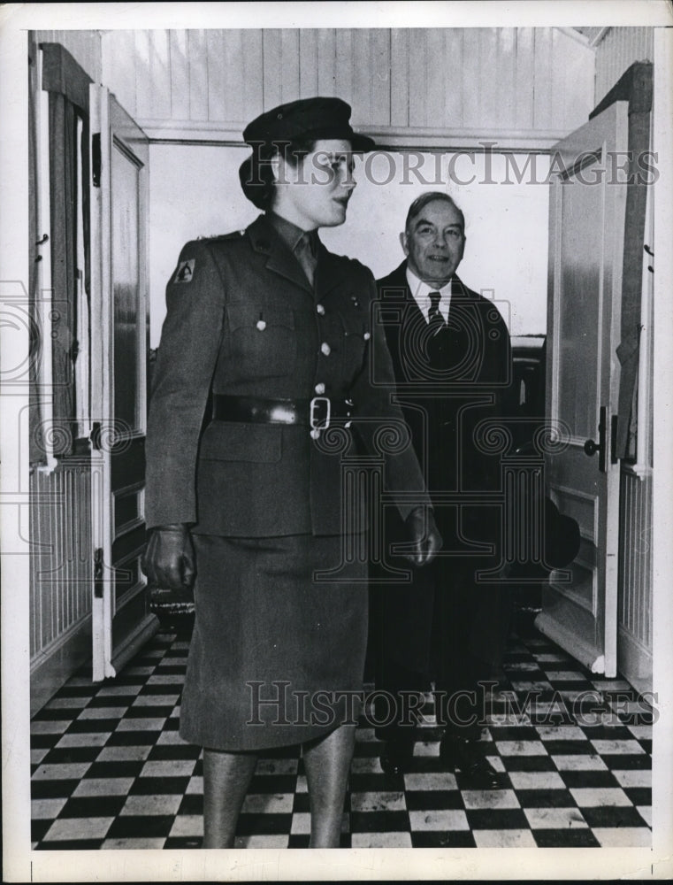 1943 Press Photo Subaltern Mary Churchill,daughter of the British Minister