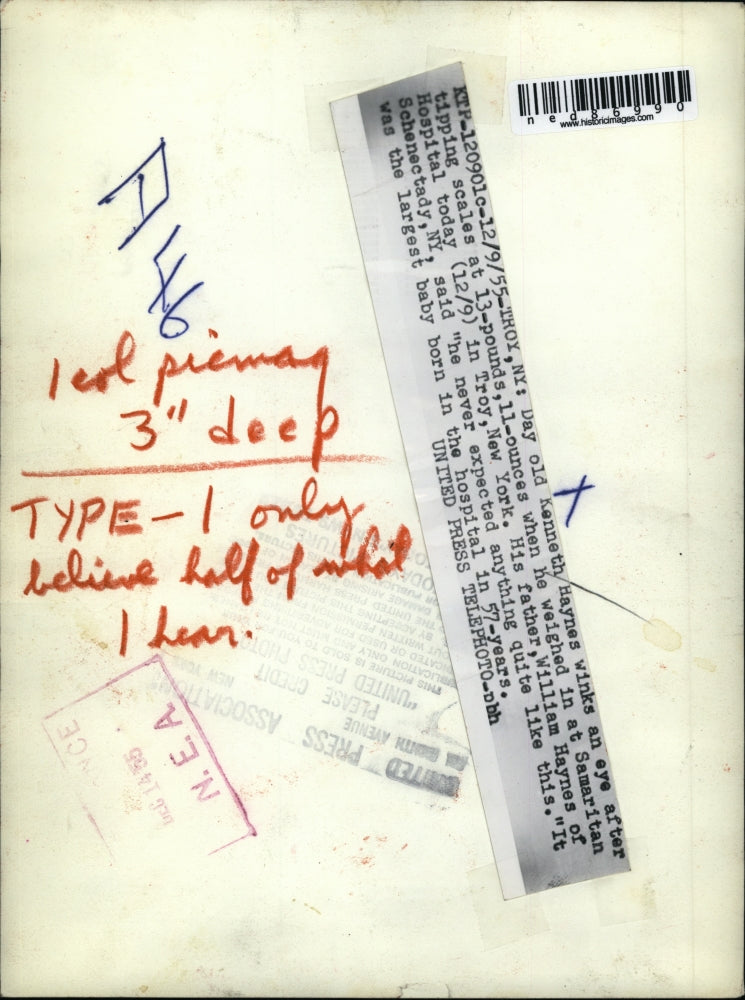 1955 Press Photo Kenneth Hayes weighs 13-pounds and 11-ounces