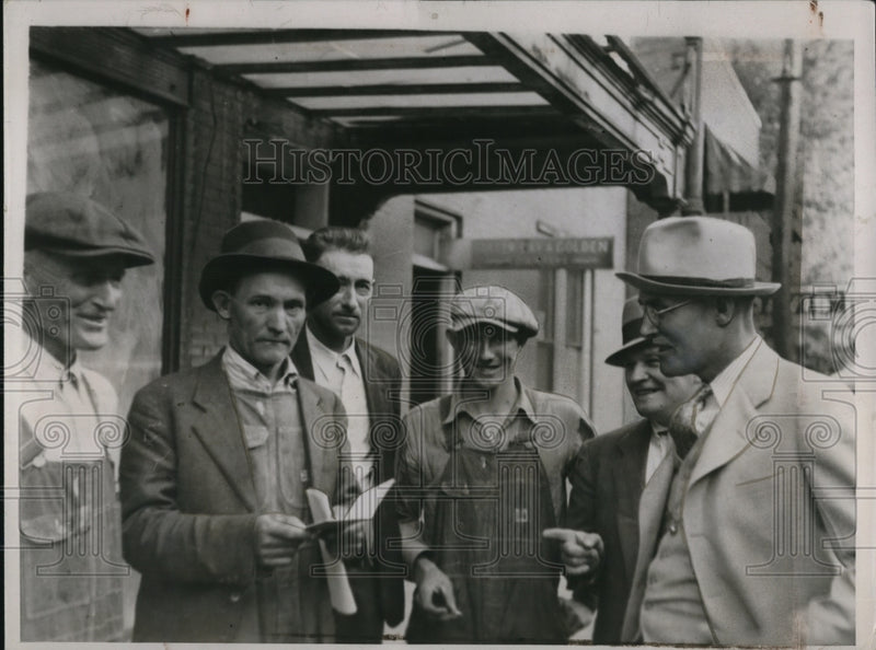 Load image into Gallery viewer, 1937 Press Photo Matt Bunch and George Titler, UMW Organizers

