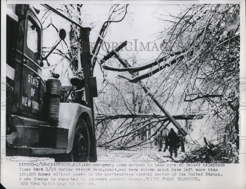 Load image into Gallery viewer, 1958 Press Photo Emergency crew arrives to take care of felled telephone lines
