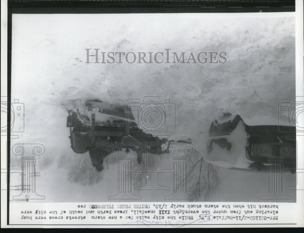 1958 Press Photo Street crews clearing the snowfall after the storm