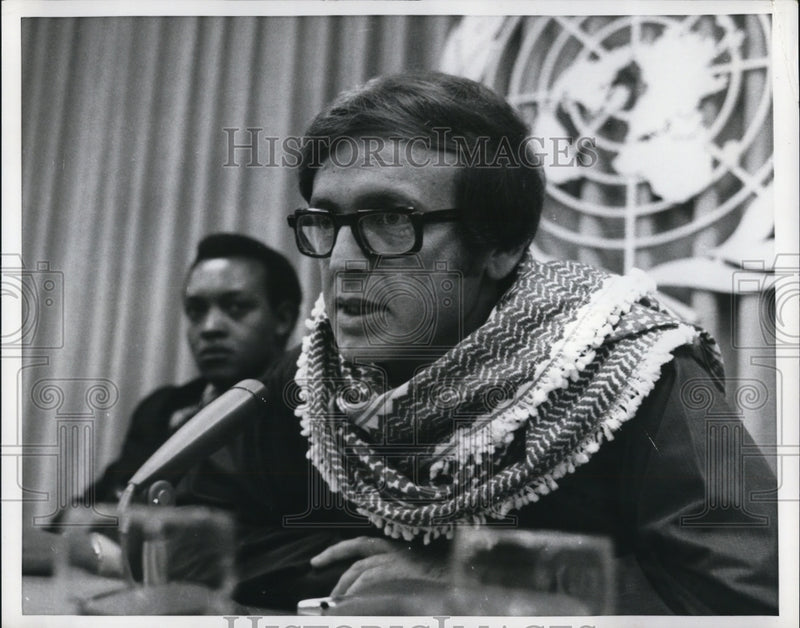 Load image into Gallery viewer, 1970 Press Photo Committee Chairman Lars Thalen speech at the United Nations
