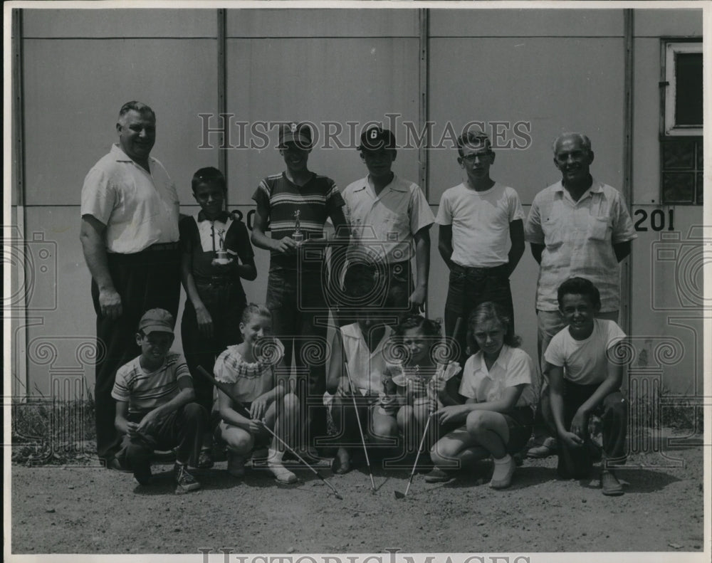 1955 Press Photo Mayor Tapping&#39;s Miniature Golf Tournament, Brook Park- Historic Images