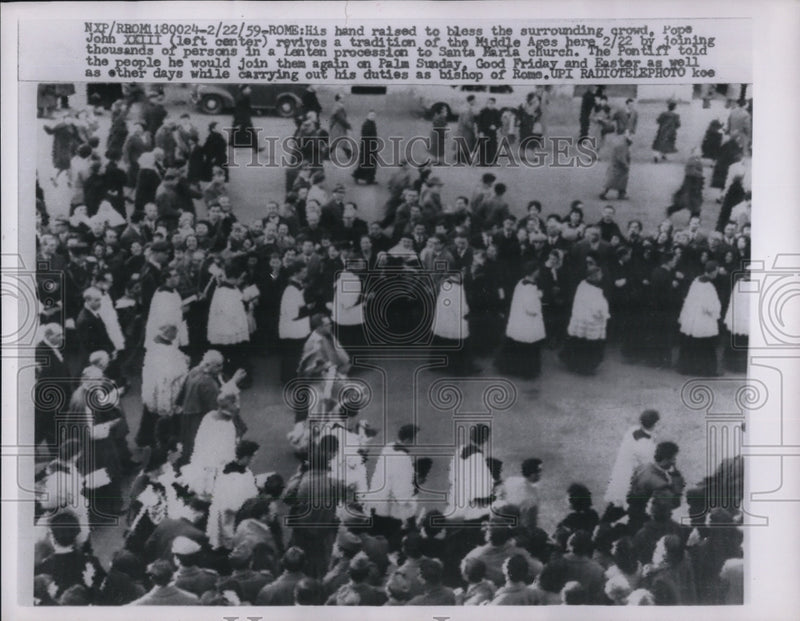 Load image into Gallery viewer, 1959 Press Photo Pope John XXIII raised his hand to bless the surrounding crowd
