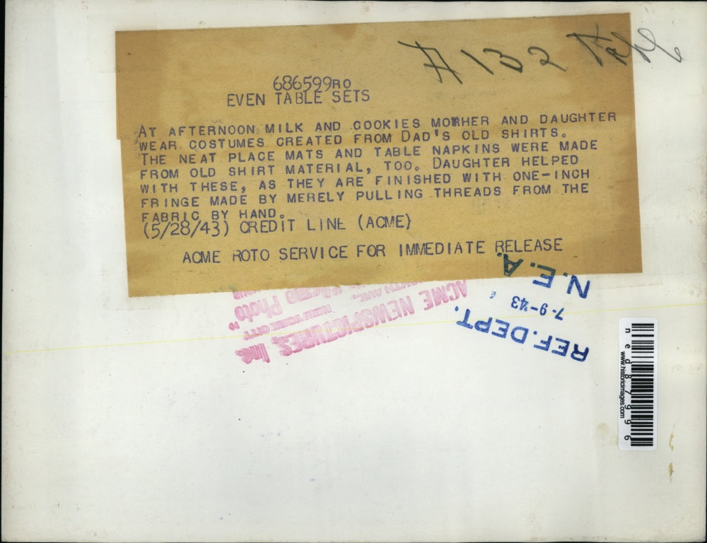 1943 Press Photo Costume,Mats and Tables made from an Old Shirt Material