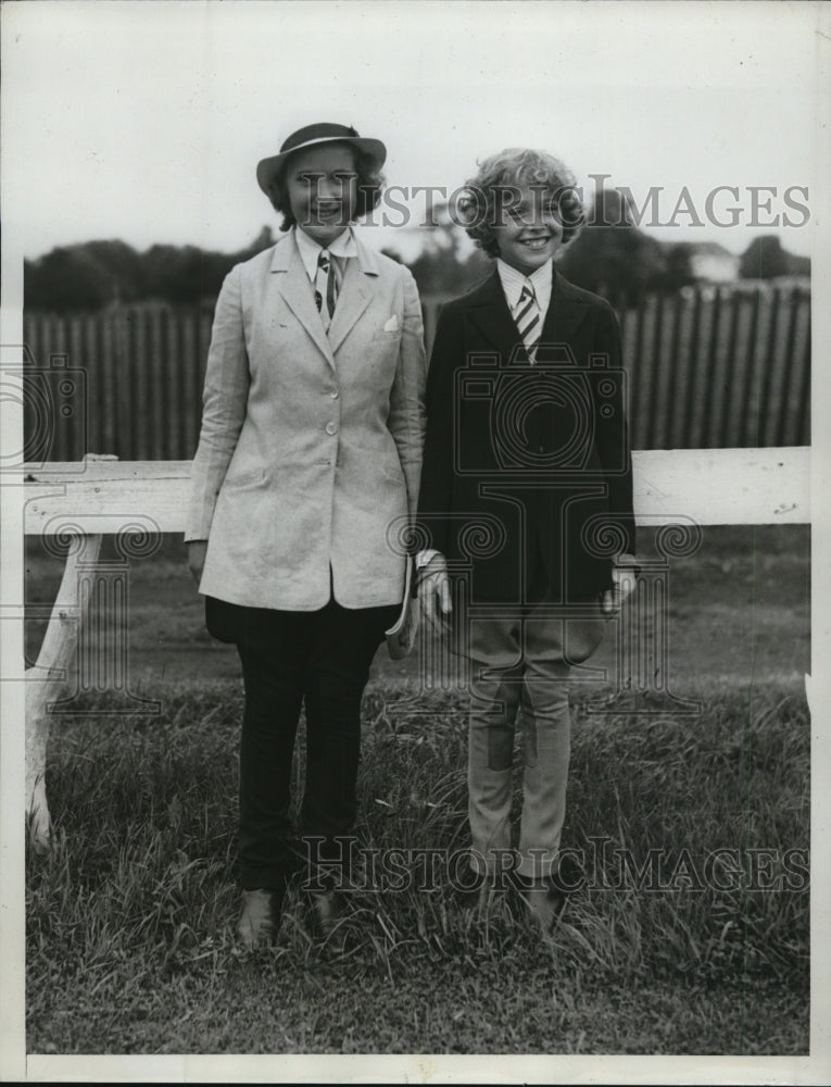 1934 Press Photo Misses Wrightson and Brewster on Monmouth Country Horse Show- Historic Images