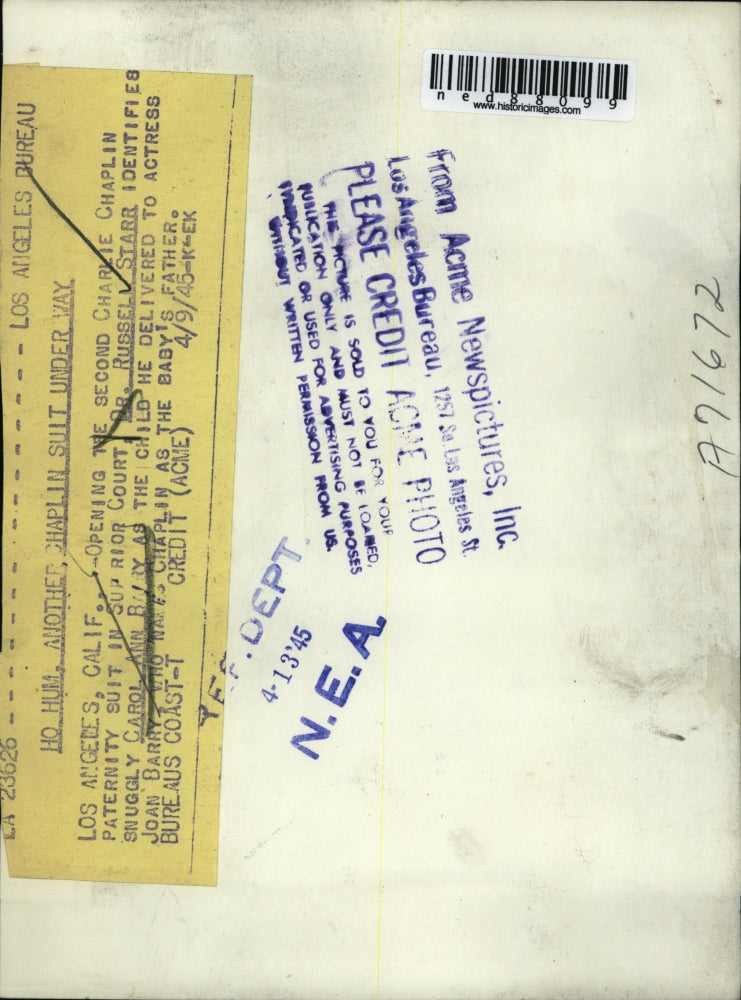 1945 Press Photo Dr. Russell Starr carries Carol Ann Barry at the Superior Court