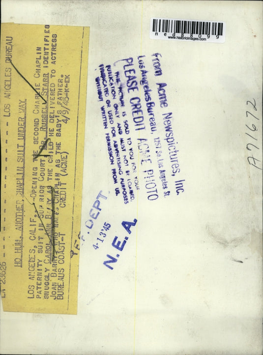 1945 Press Photo Dr. Russell Starr carries Carol Ann Barry at the Superior Court