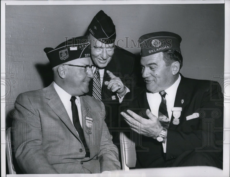 Load image into Gallery viewer, 1958 Press Photo Committe's attending the Annual Convention of American Legion
