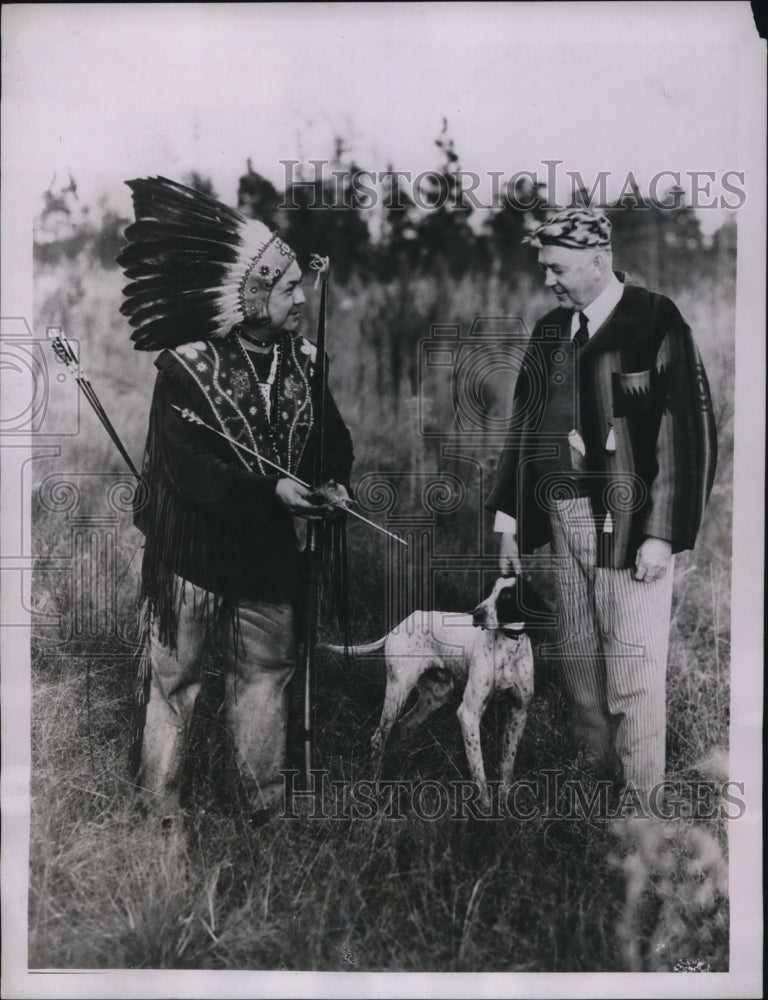 Load image into Gallery viewer, 1935 Press Photo Needashseh, a Penorscot India, and E.G. Fitzgerald of Boston
