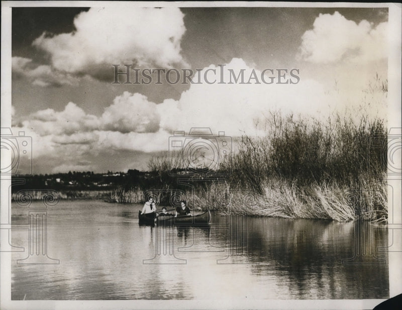 Load image into Gallery viewer, 1933 Press Photo Canal connecting Lake Washington and Lake Union
