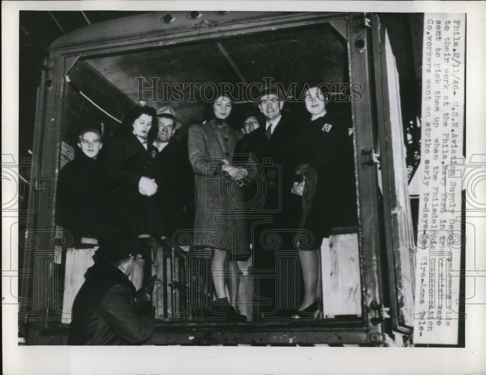 1946 Press Photo USN Aviation Supply Depot employees