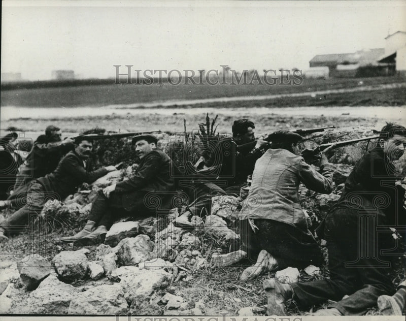 Load image into Gallery viewer, 1935 Press Photo The Borrot Siege
