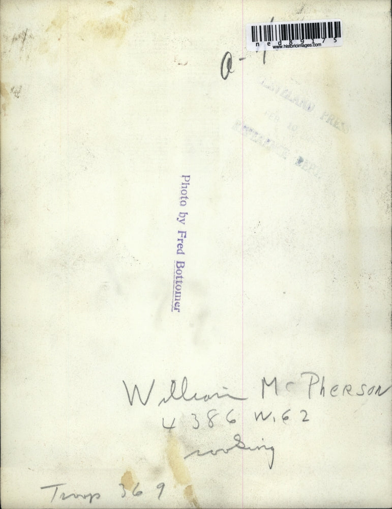 Press Photo William Mcpherson getting ready for his food