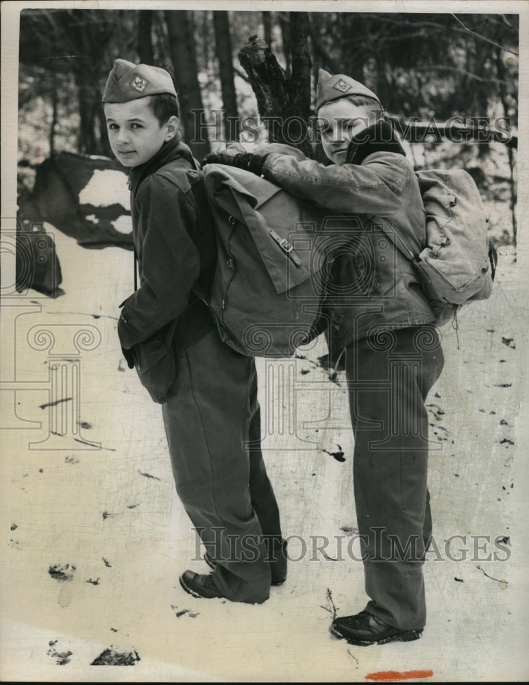 Load image into Gallery viewer, 1950 Press Photo Michael and William adjust knapsacks while on trail
