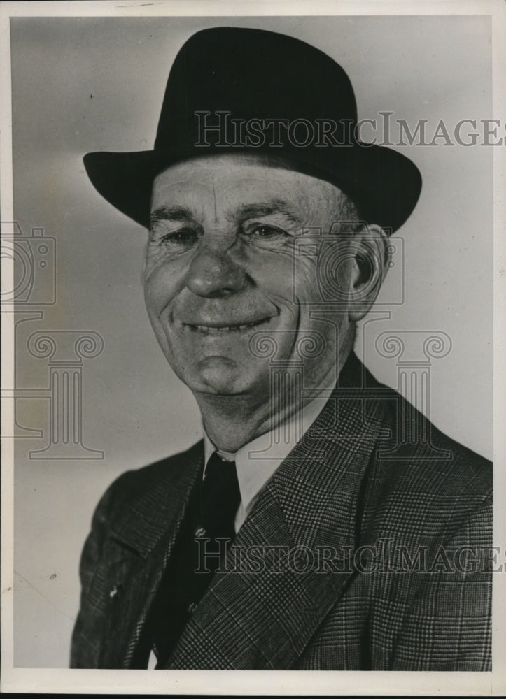 1941 Press Photo pf Lt. Commander William Marshall who received a commission