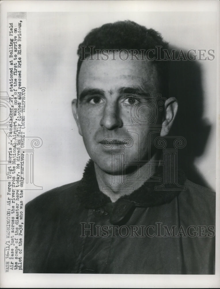Load image into Gallery viewer, 1949 Press Photo Tech SGT. Morris J. Faounlacker who dove on fully clothed to
