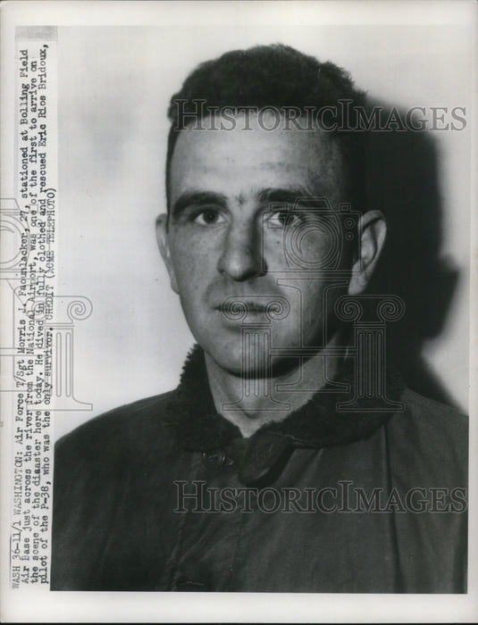1949 Press Photo Tech SGT. Morris J. Faounlacker who dove on fully clothed to