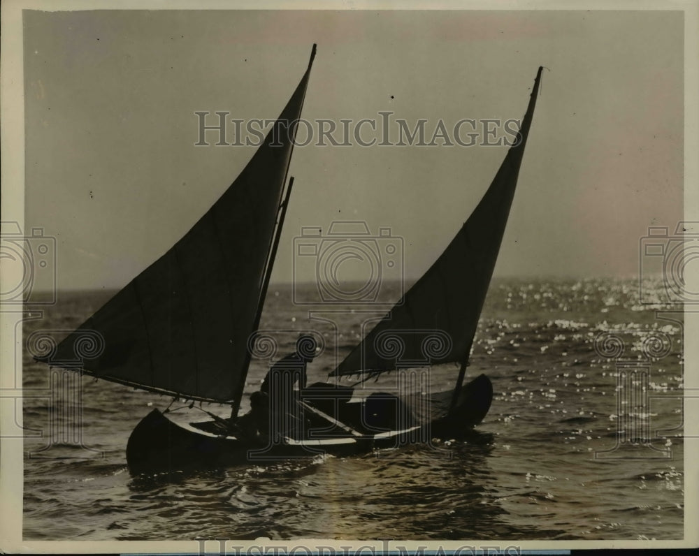 1927 Press Photo Sphinx (moderrn viking) sails across New York Harbor