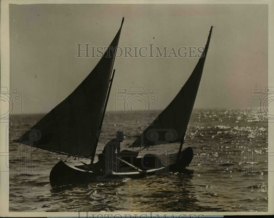 1927 Press Photo Sphinx (moderrn viking) sails across New York Harbor