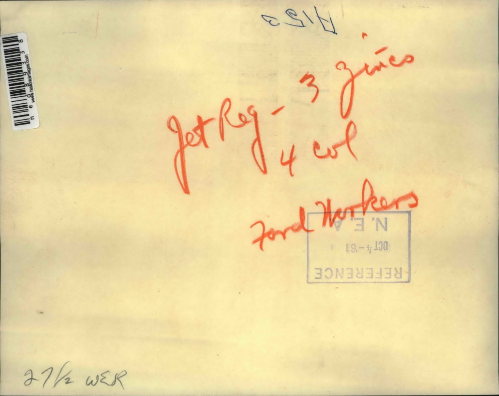 1961 Press Photo Ford workers at Rouge plant before UAW's strike against Ford