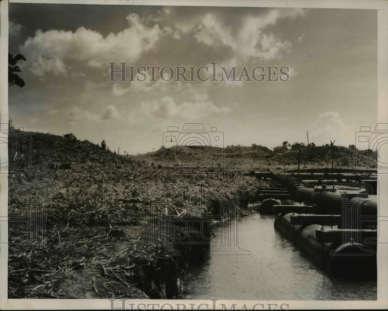 Load image into Gallery viewer, 1941 Press Photo Third set of Panama Canal locks starts
