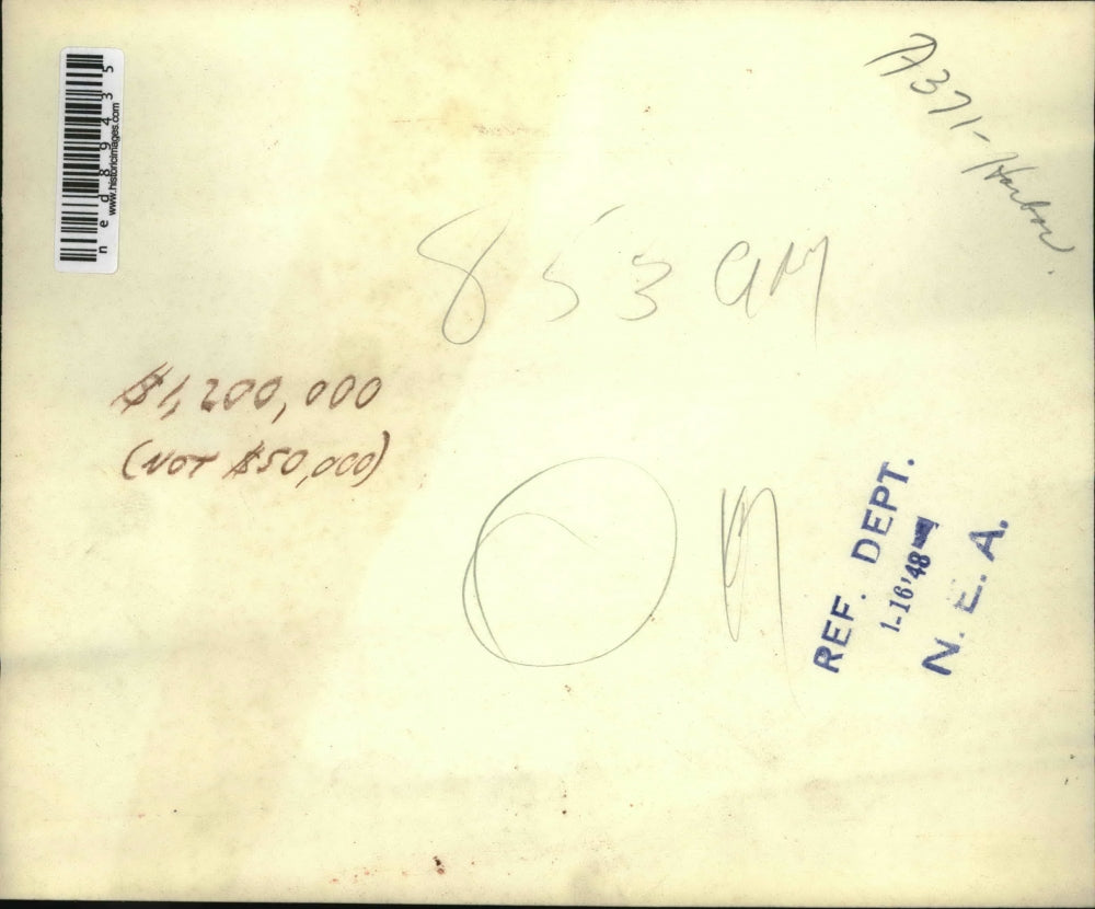 1948 Press Photo Dock worker missed the boat,bound for Scotland