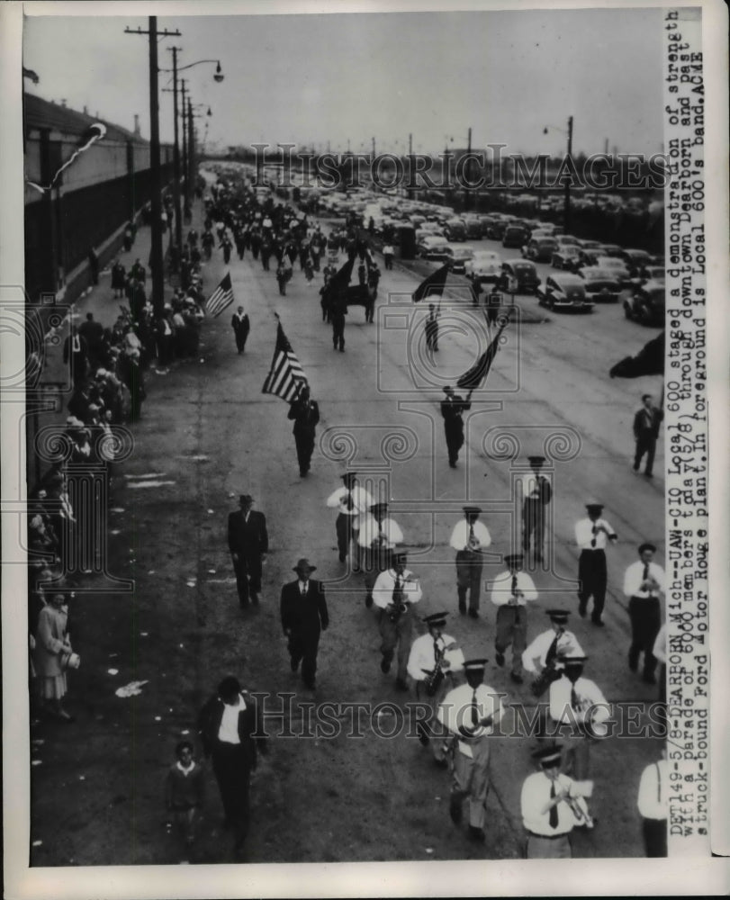 1949 Press Photo Local 600 Shows Strength Through Parade at Dearborn, Michigan