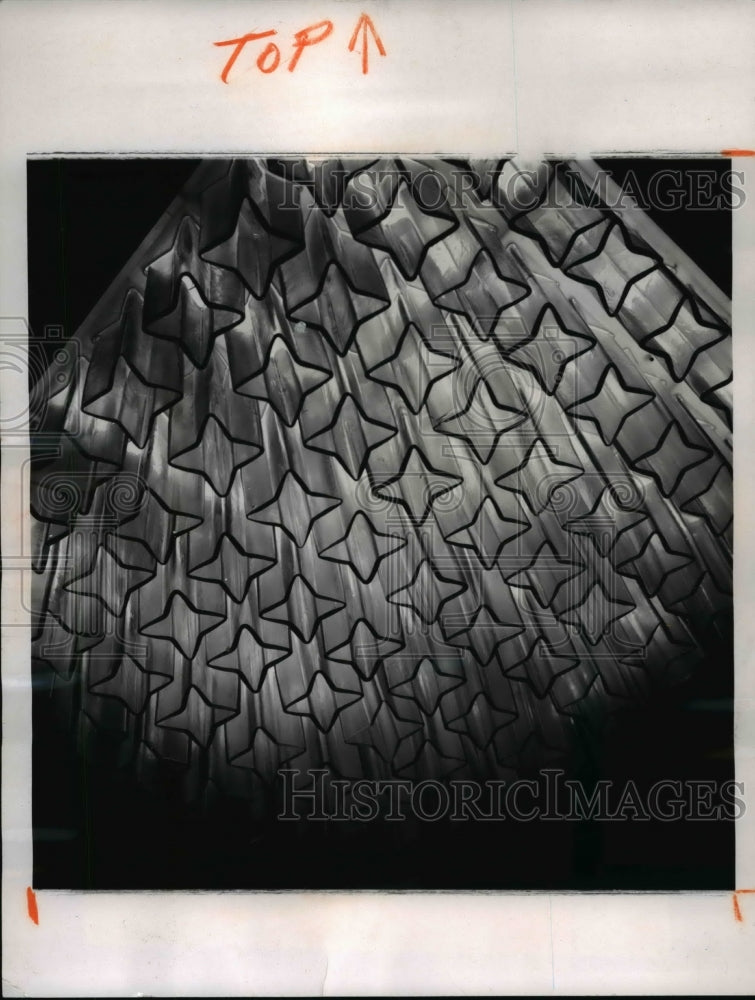 1969 Press Photo Shower of Stars made of Murano glass tubes