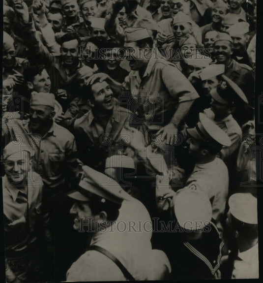 1945 Press Photo Joe E. Brown in Australia