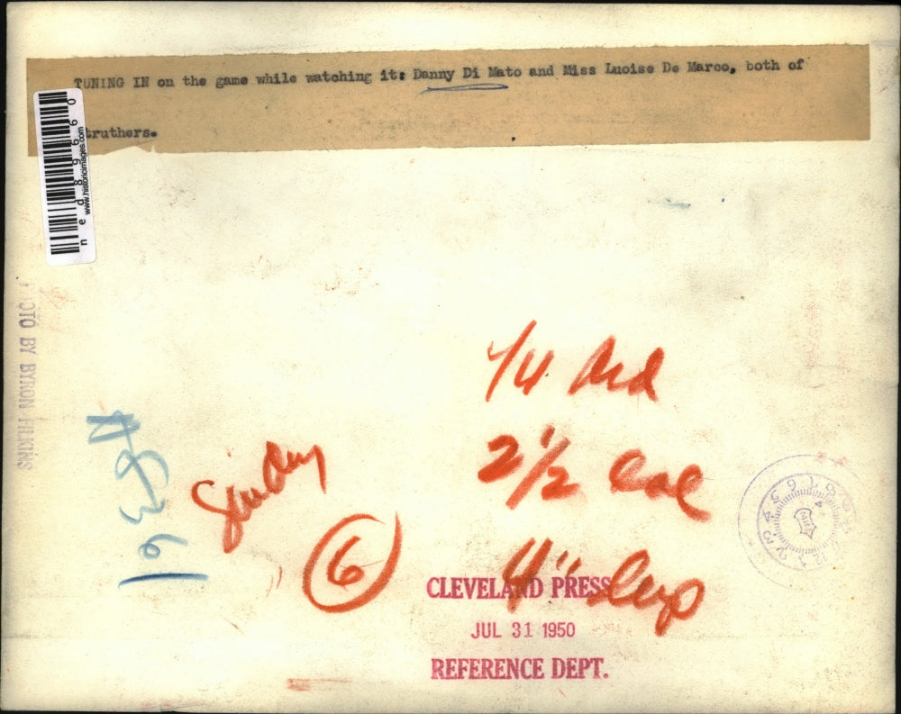 1950 Press Photo Danny Di Mato and Miss Louise De Marco tuning in a game