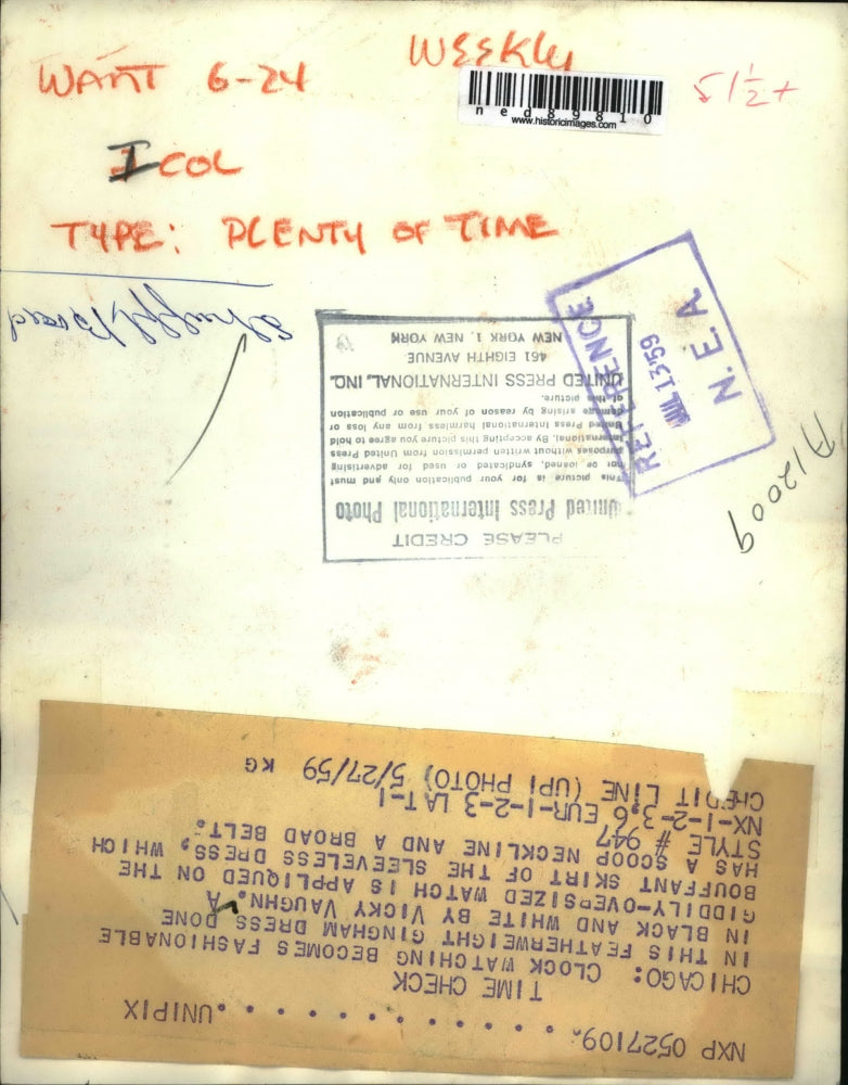 1959 Press Photo Featherweight Gingham Dress by Vicky Vaughn