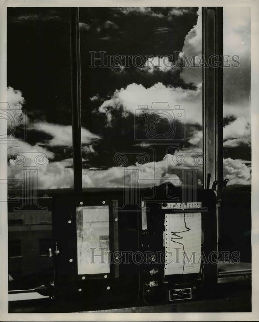 1952 Press Photo Pen that writes the weather for General Electric Laboratory