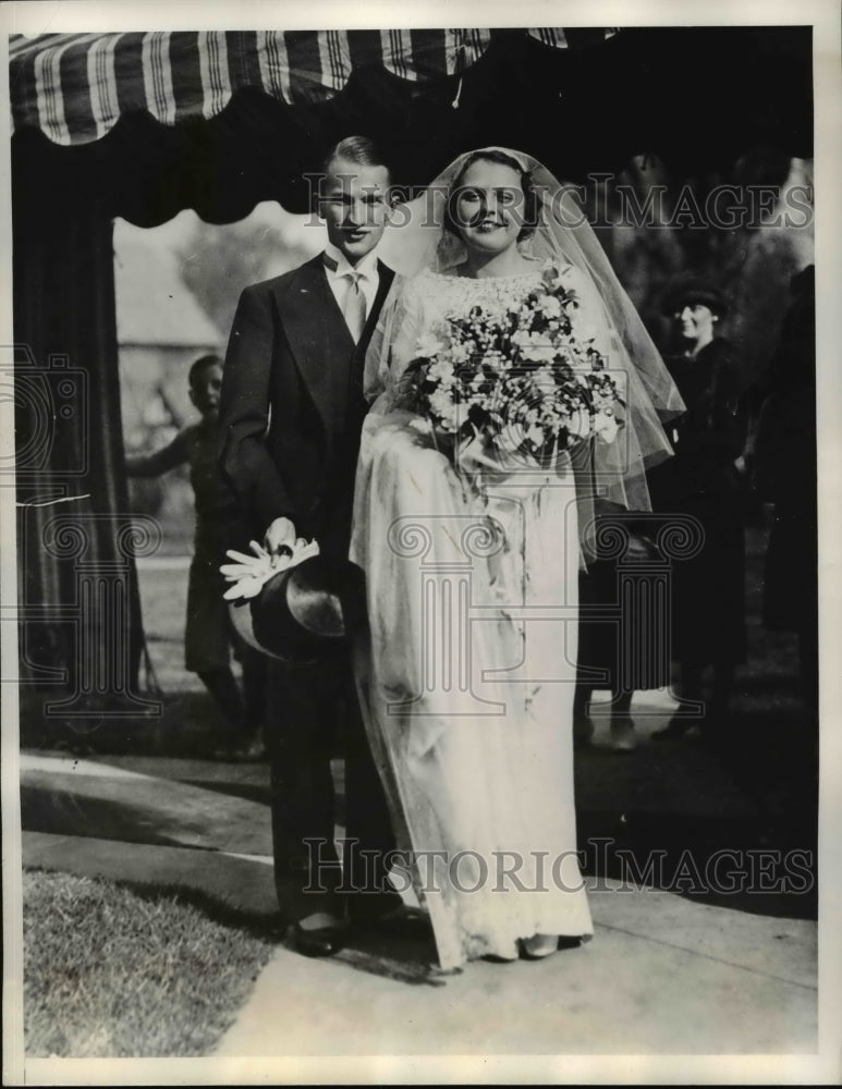 Load image into Gallery viewer, 1935 Press Photo Ms.Ethel Baltz and Mr.Henry Mitchell after the ceremony
