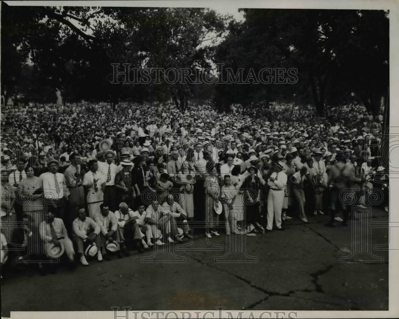 Load image into Gallery viewer, 1936 Press Photo of 80,000 people gathered to hear Governor Alfred M. Landon
