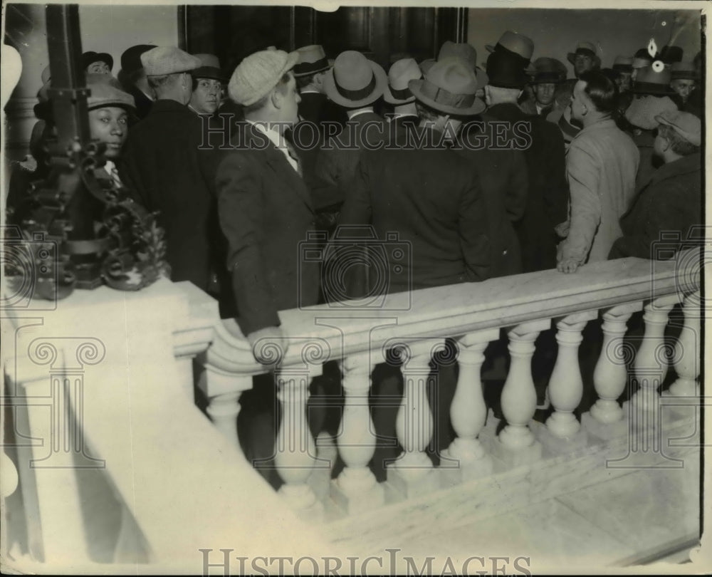 1932 Press Photo of crowds trying to gain admittance to the trial of J.E. Allen