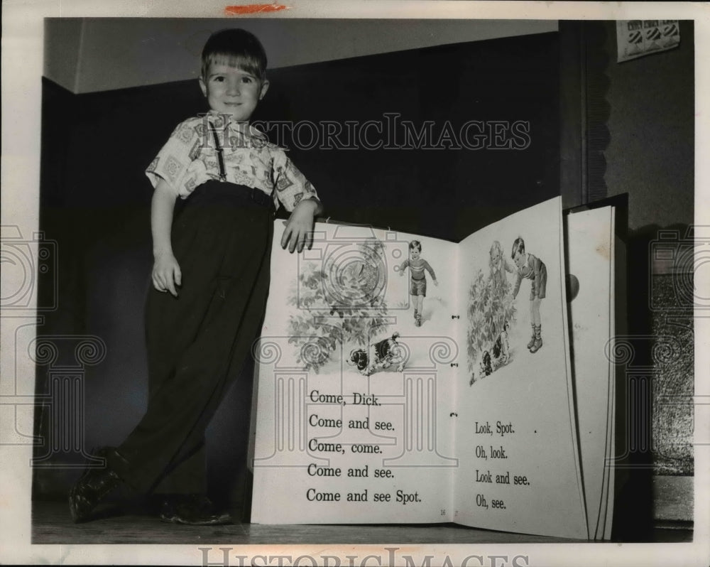 1954 Press Photo of Dennis McPhee.