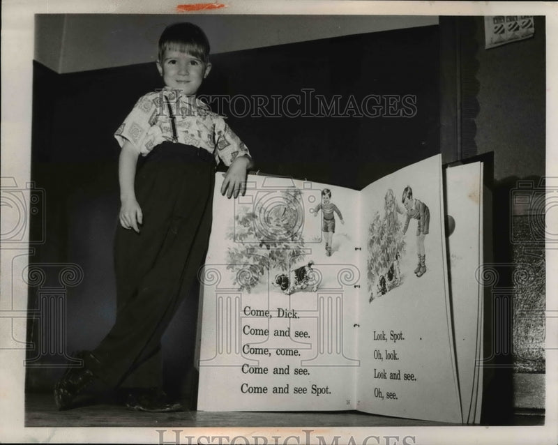 Load image into Gallery viewer, 1954 Press Photo of Dennis McPhee.

