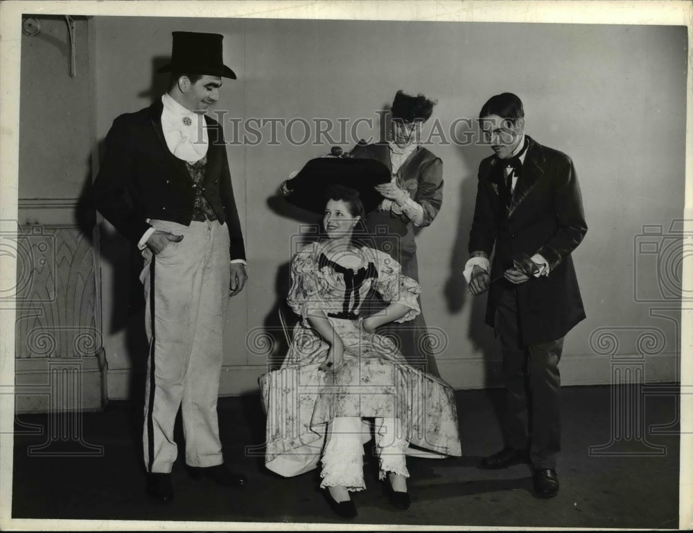 1941 Press Photo Holle Brothers Co. Annual Rescue