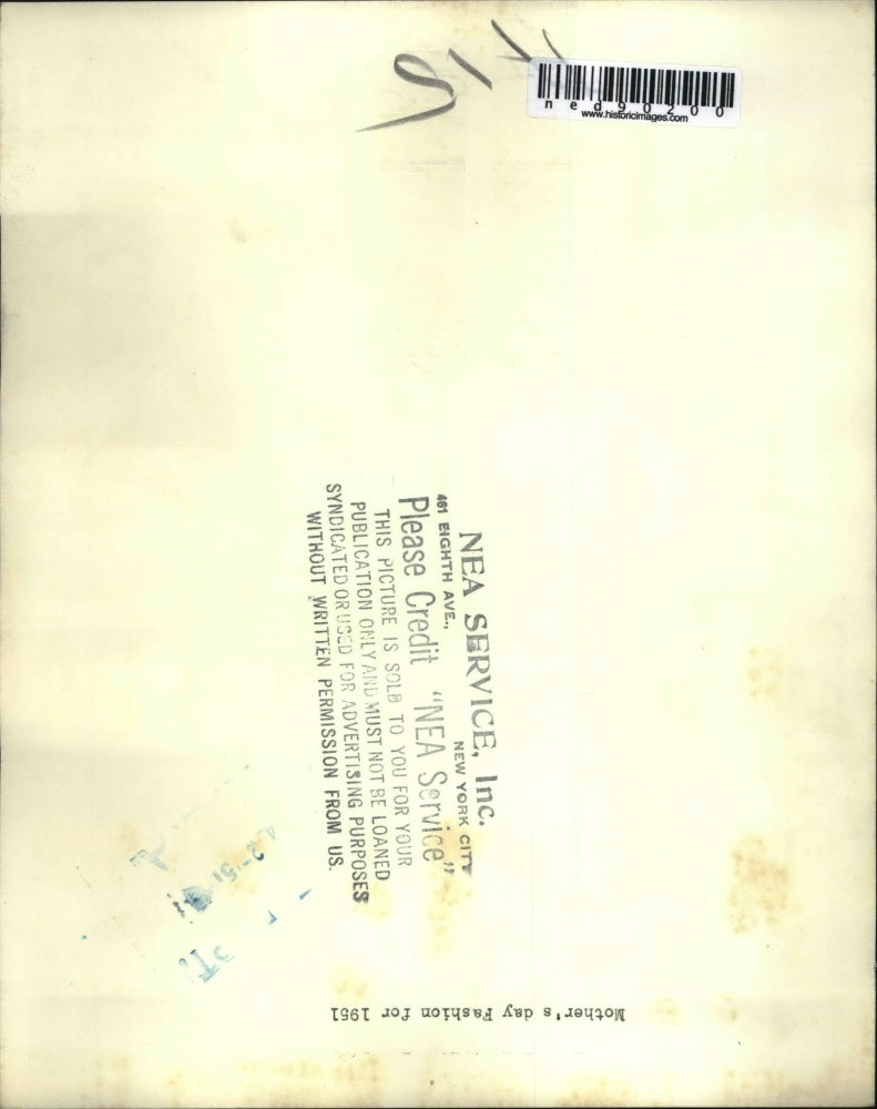 1951 Press Photo Mother's Day Fashion for 1951