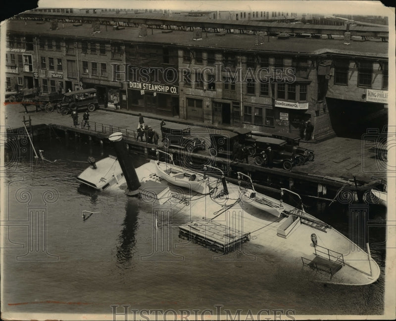 Load image into Gallery viewer, 1924 Press Photo Good ship Catherine sank in Own harbor
