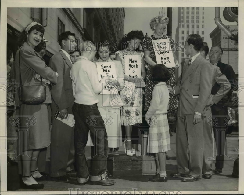 Load image into Gallery viewer, 1948 Press Photo Aspirants for the title "Queen of Portola Festival and Pagent
