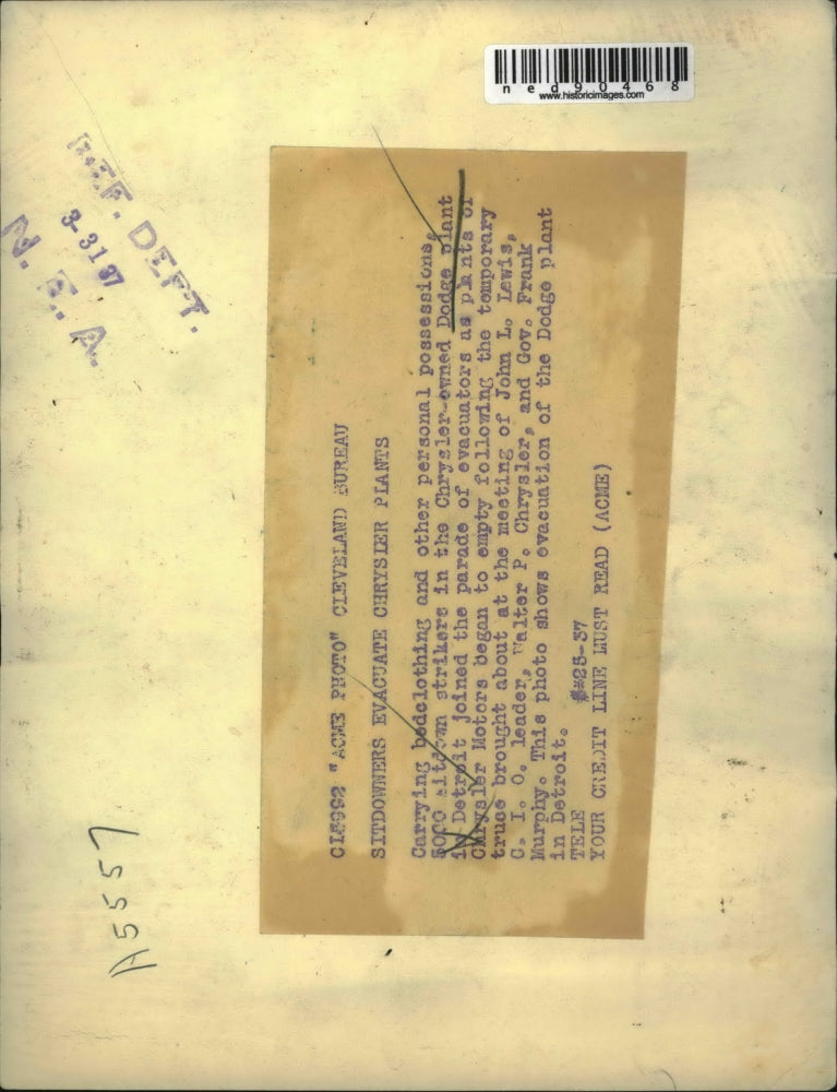 1937 Press Photo Evacuation of the Dodge Plant in Detroit