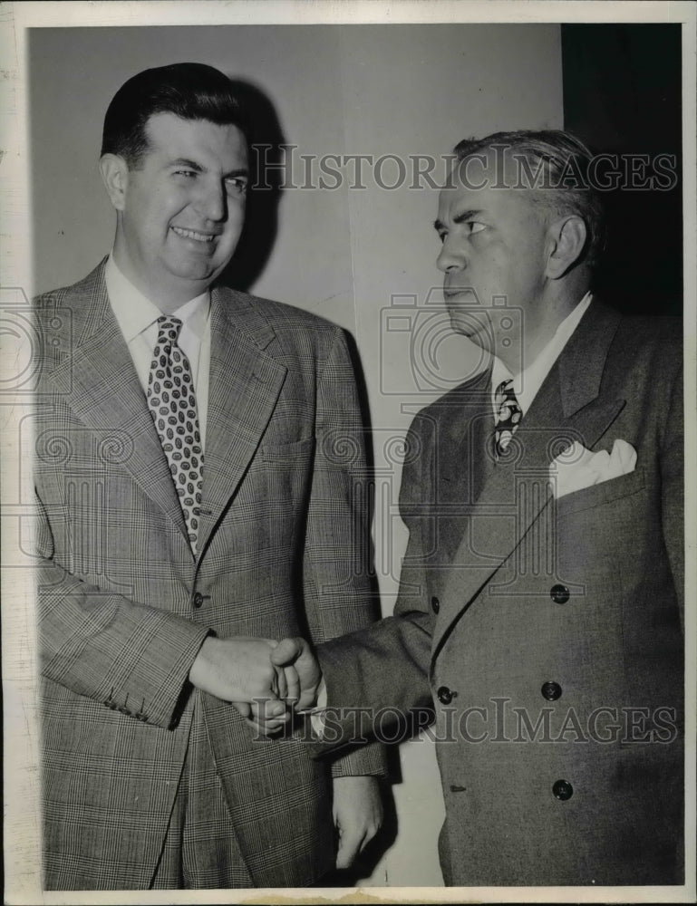 Load image into Gallery viewer, 1946 Press Photo Tom Brennan &amp; Don McNeil met to settle the air waves rivalry.
