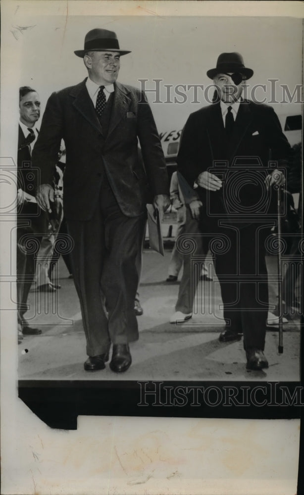 1950 Press Photo Lawyer John J. Mccloy w/ Lewis Douglas (right)