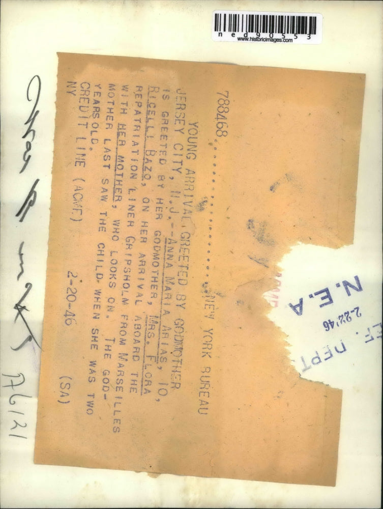 1946 Press Photo Godmother meets her goddaughter after 8 years