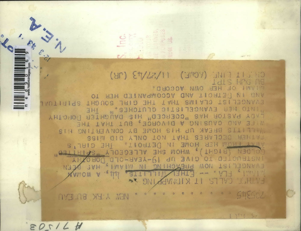 1943 Press Photo Lady Pastor ruins a family